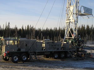 2004 BW 400 - Level 4 Rebuild April 2007 Derrick 72' Stiff Mast with Hydraulic Free Standing with Rear Egress Drawworks - BW SJ 150 38 x 10 Powered by series 60 Detroit Diesel